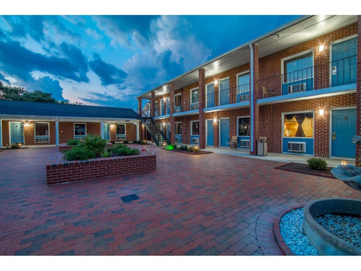 Winton Inn & Suites Barnwell ภายนอก รูปภาพ