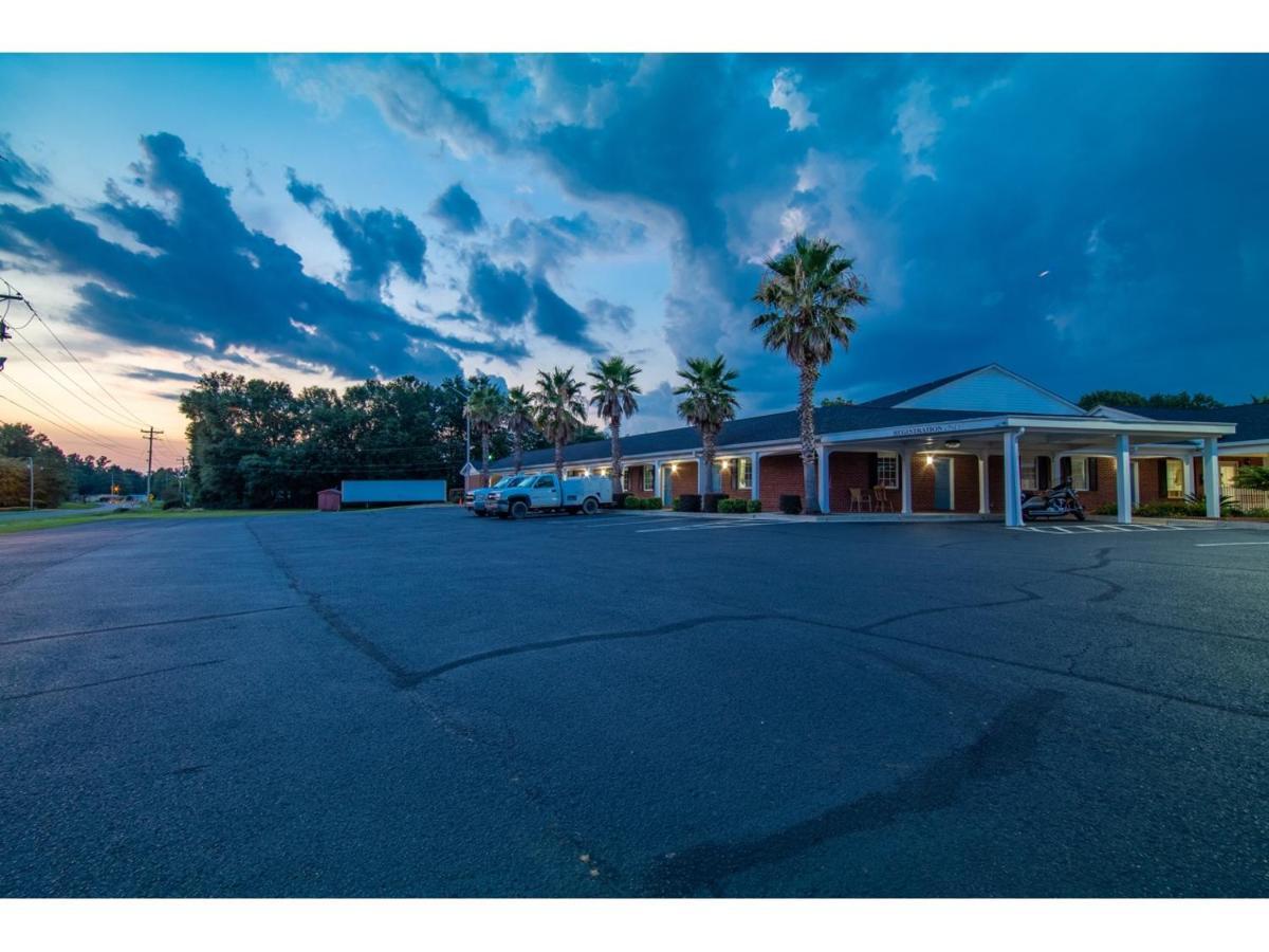 Winton Inn & Suites Barnwell ภายนอก รูปภาพ